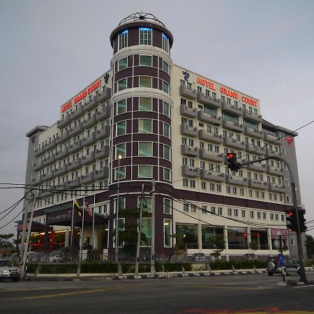Grand Court Hotel Телук-Интан Экстерьер фото