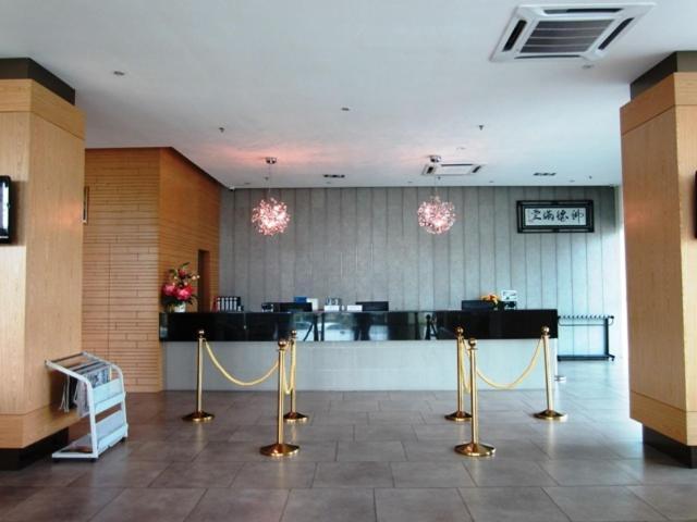 Grand Court Hotel Телук-Интан Экстерьер фото